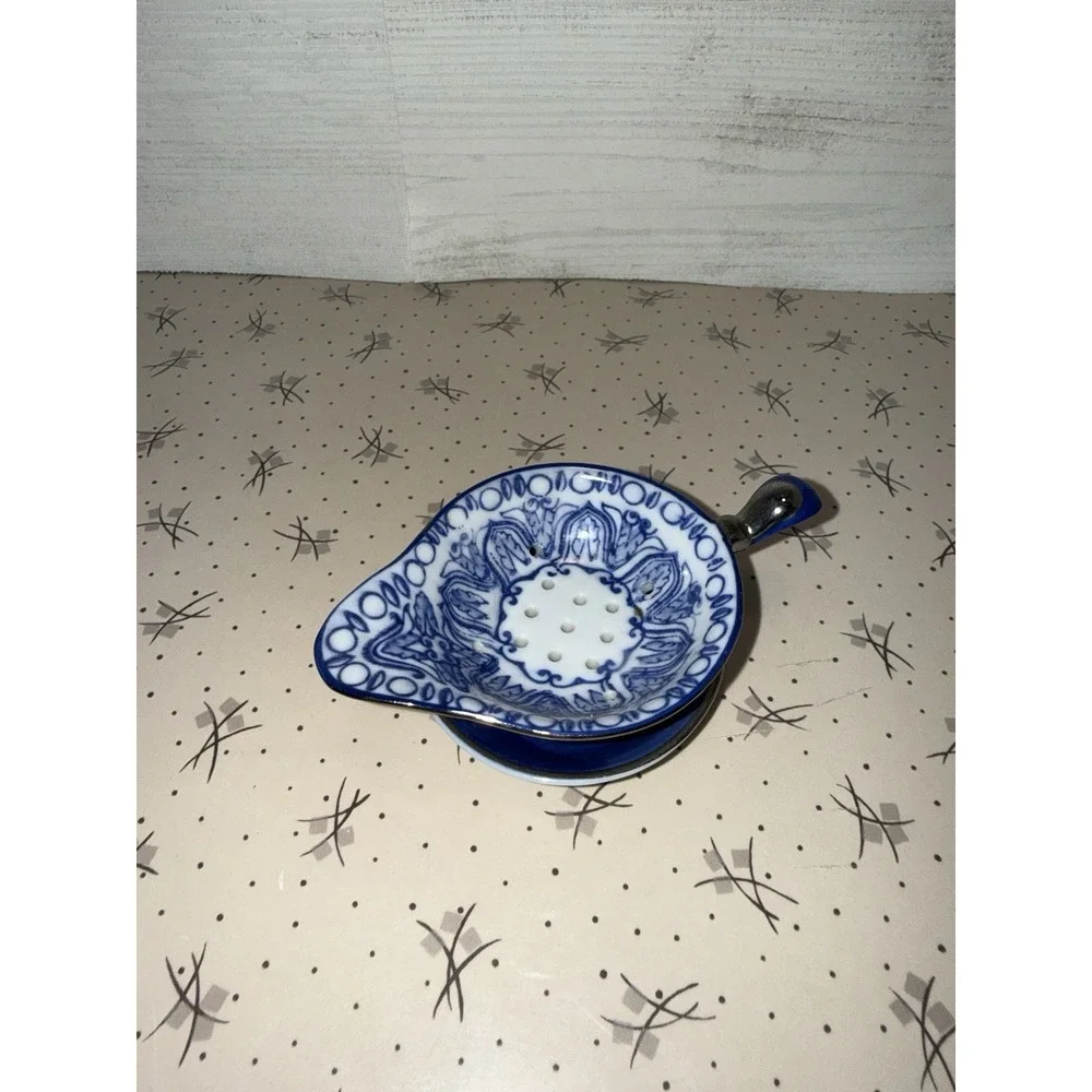 Bombay Blue White &‎ Silver Porcelain Tea Strainer With A Drip Bowl Arabesque